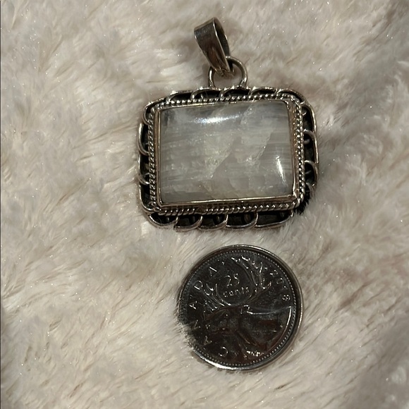 NWOT Bali Moonstone & Silver Pendant - Picture 2 of 3